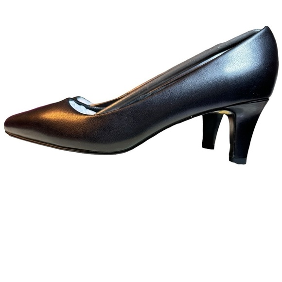 Easy Street Pointe Pumps Size 7.5 N - Picture 3 of 8